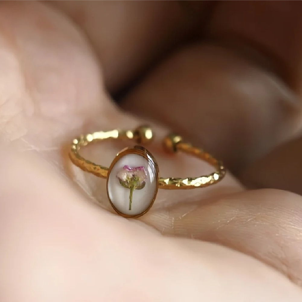 UV Resin boasts swift curing, exceptional transparency, and minimal shrinkage. Ideal for jewelry crafting, resin art, and 3D printing, it delivers durable, glossy, and crystal-clear results. Its versatility and efficiency make it a go-to choice for various creative applications.
